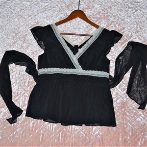 Liz Claiborne Tops - Liz Claiborne Shirt Size 6 Black Ivory Lace Liz Claiborne Tops - Liz Claiborne Shirt Size 6 Black Ivory Lace